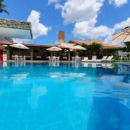 גרבאטה Hotel Tres Palmeiras מראה חיצוני תמונה