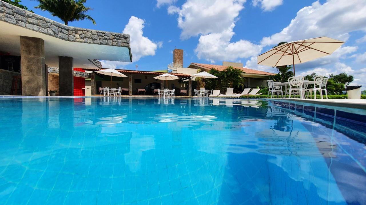 גרבאטה Hotel Tres Palmeiras מראה חיצוני תמונה