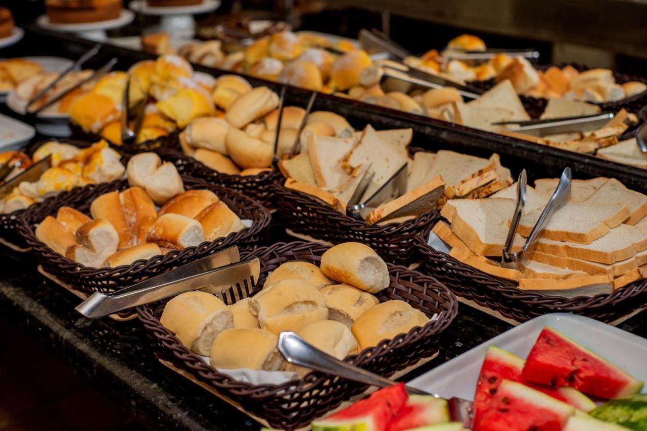 גרבאטה Hotel Tres Palmeiras מראה חיצוני תמונה
