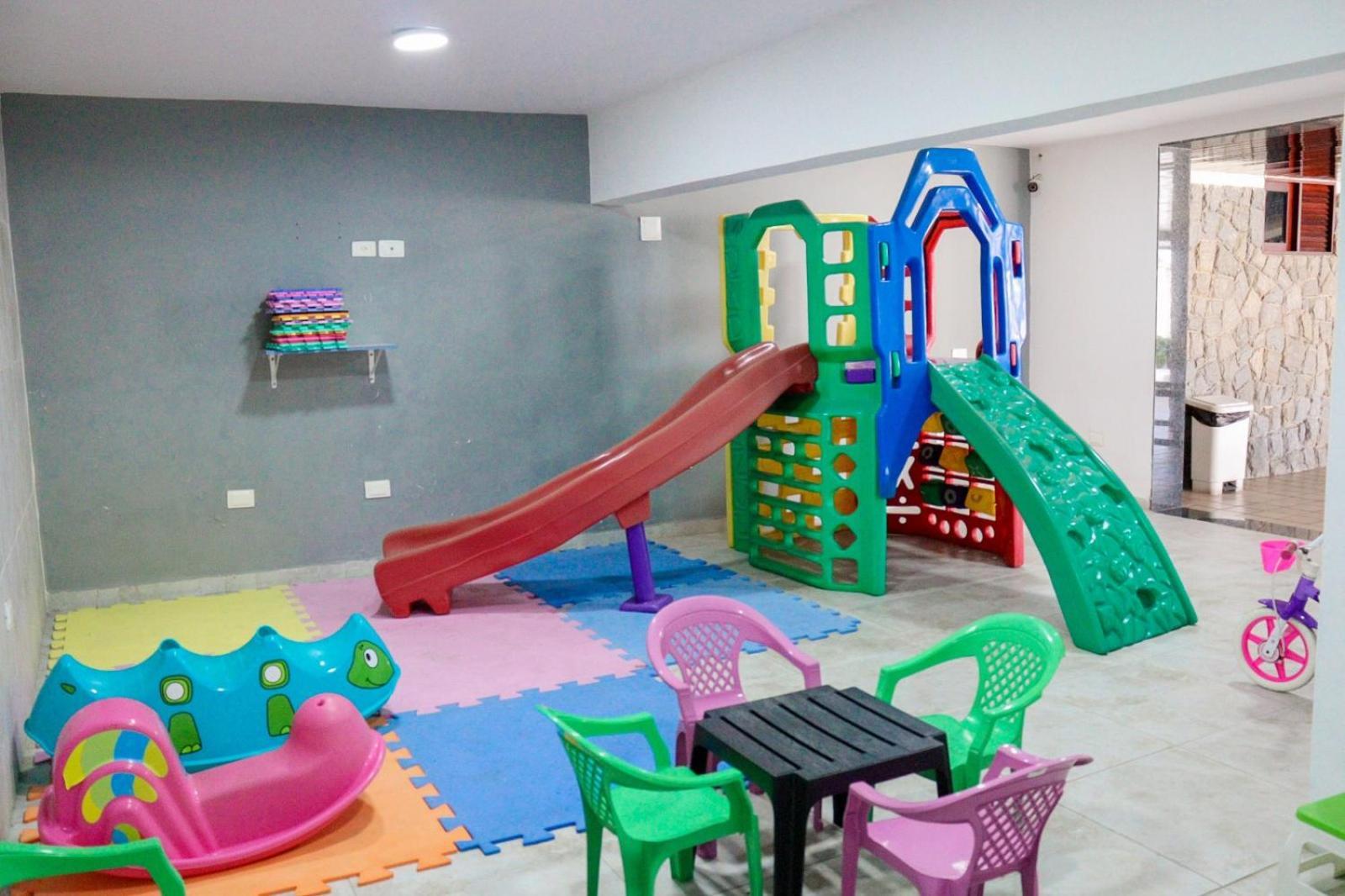 גרבאטה Hotel Tres Palmeiras מראה חיצוני תמונה