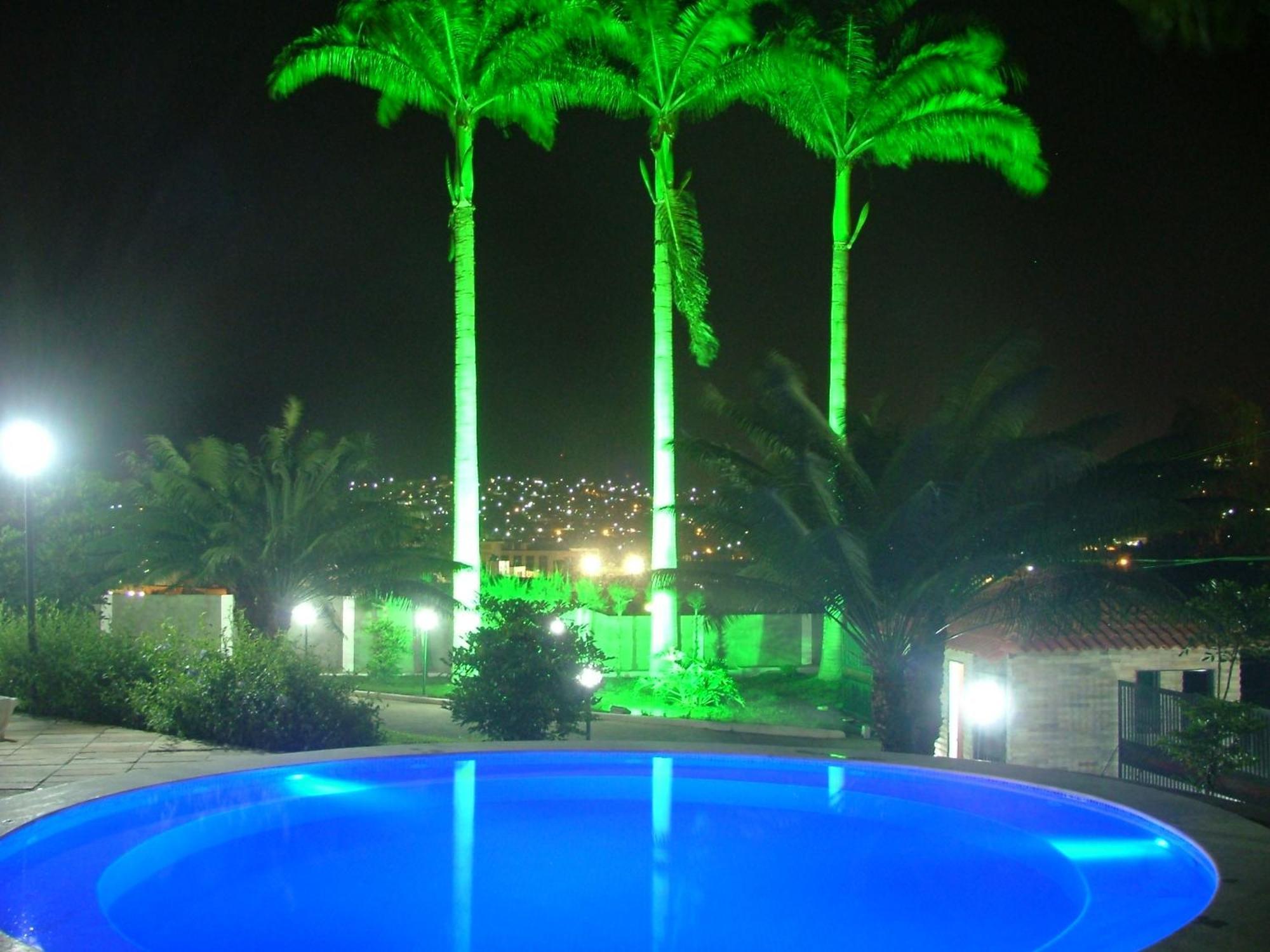 גרבאטה Hotel Tres Palmeiras מראה חיצוני תמונה