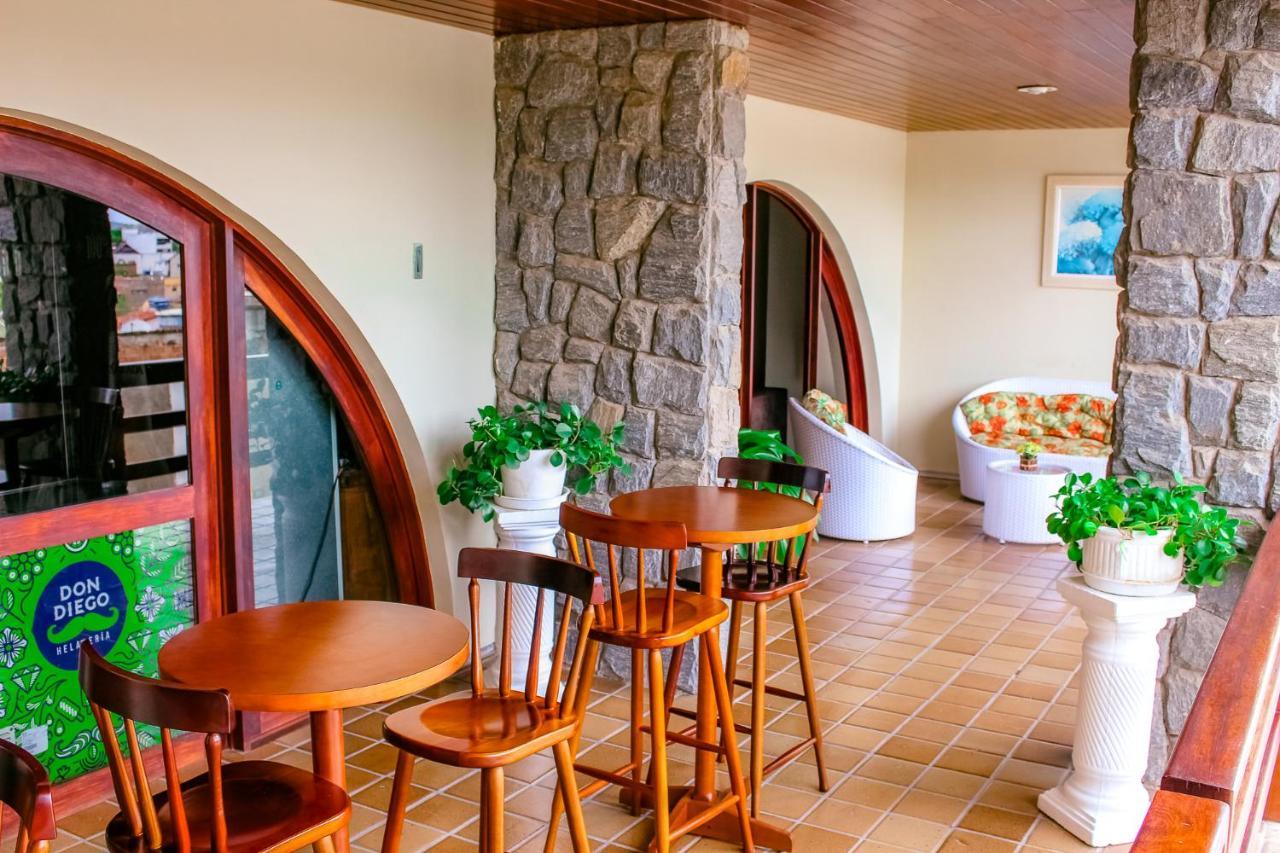 גרבאטה Hotel Tres Palmeiras מראה חיצוני תמונה