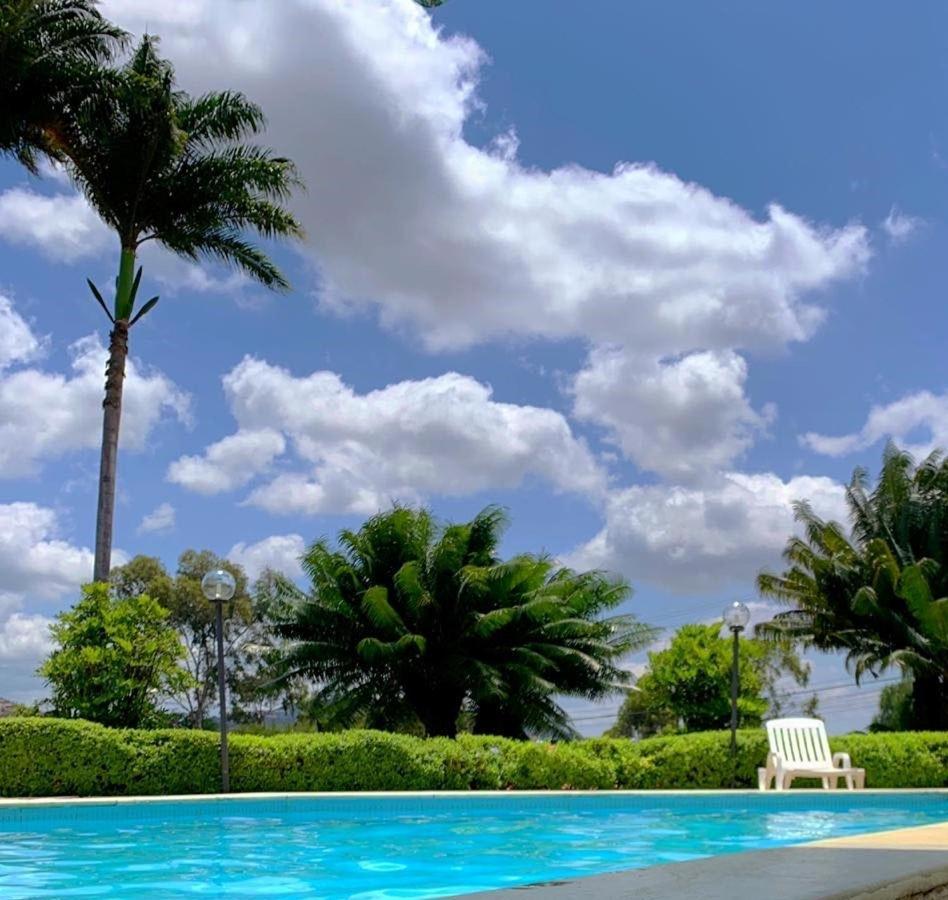 גרבאטה Hotel Tres Palmeiras מראה חיצוני תמונה